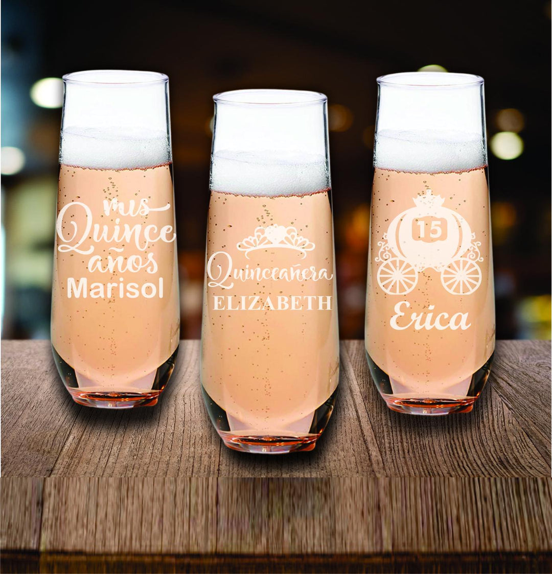 Set of 12 Mis Quince Años Stemless Champagne Flute Favors - Quinceañera Party Favor - Sweet 15 Gifts - Custom Engraved Champagne Glasses