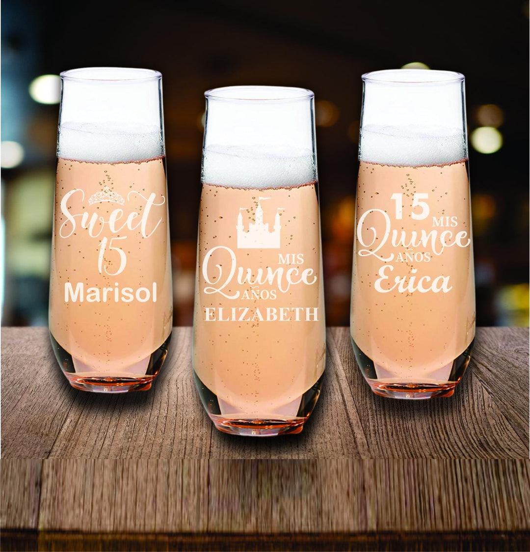 Personalized Quinceañera Stemless Champagne Glass Favors - Sweet 15 Party Favors - Mis Quince Años Gifts for Guests - Custom Engraved Favor