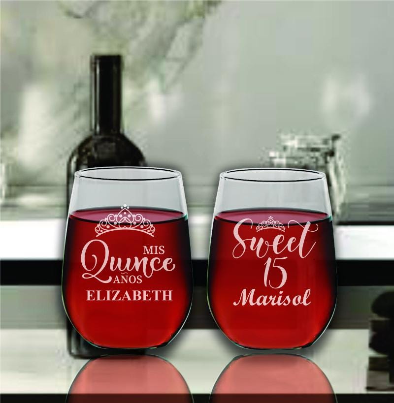 Set of 12 Sweet 15 Stemless Wine Glass Favors - Quinceañera Party Favors - Mis Quince Años Gifts for Guests - Custom Engraved Wine Glasses