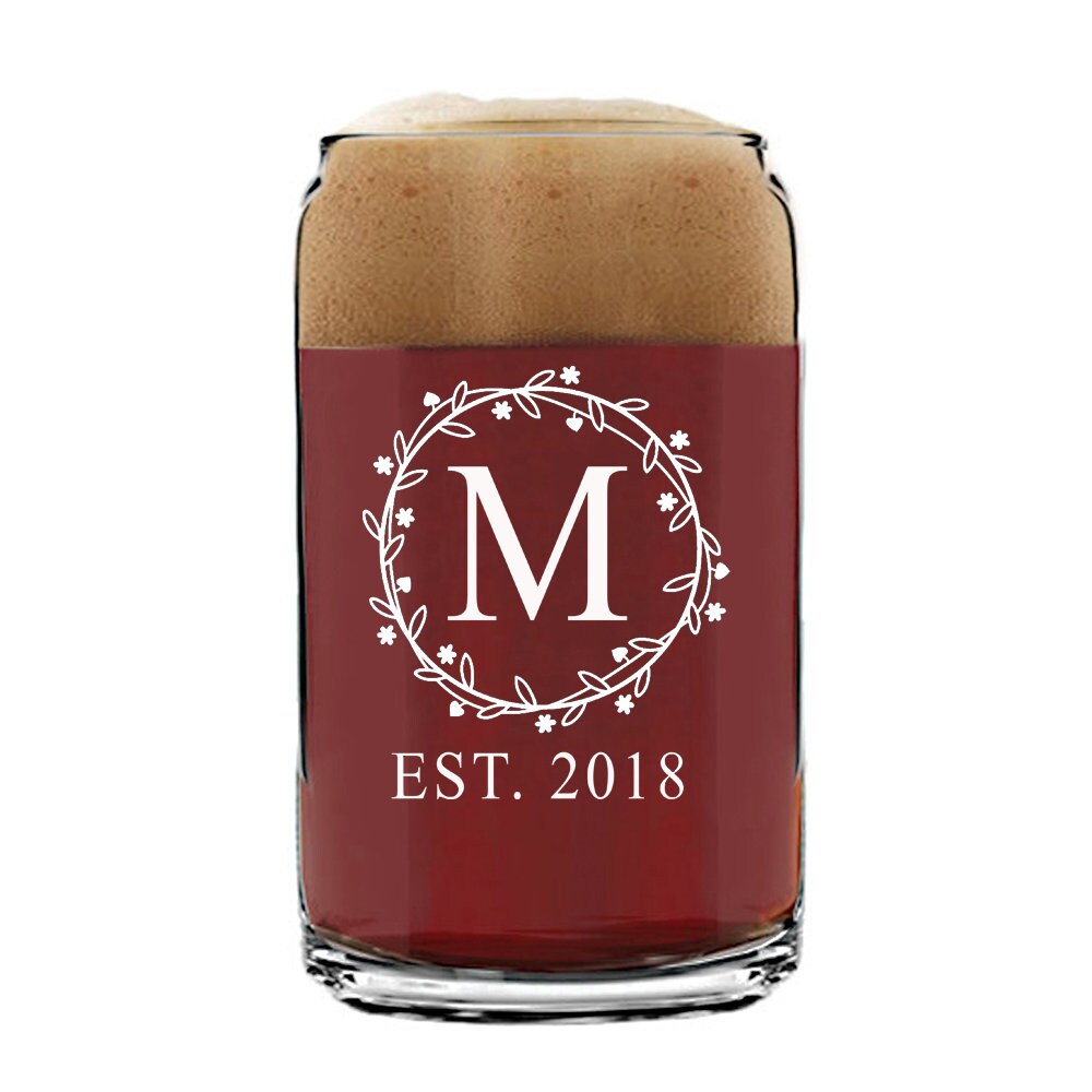 Wreath Monogram Personalized Beer Glass, Split Monogram Beer glass, Custom Beer Glass ,Engraved Pint Beer ,Groomsman Gifts,Beer Gift