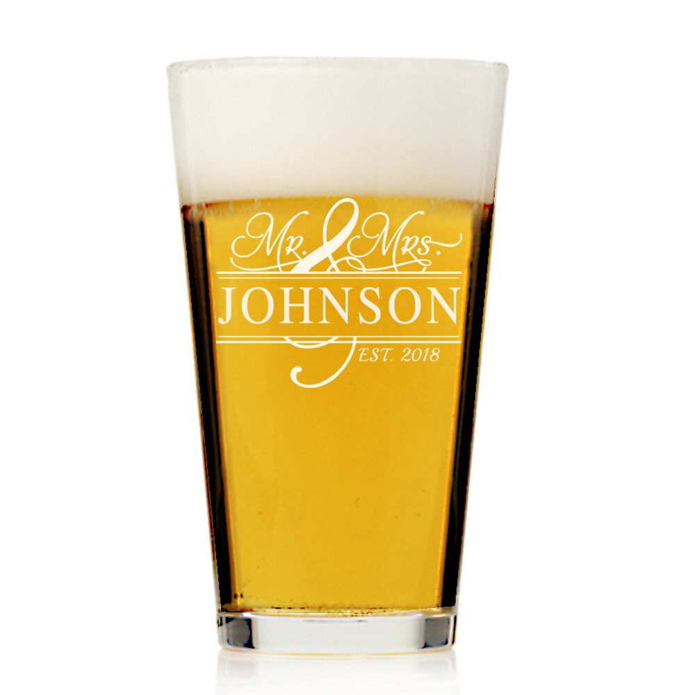 Personalized Mr. and Mrs. Pint Beer Glass, Custom Engraved Beer glass, Personalized Beer Glass , Engraved Pint Beer ,Couples Gifts